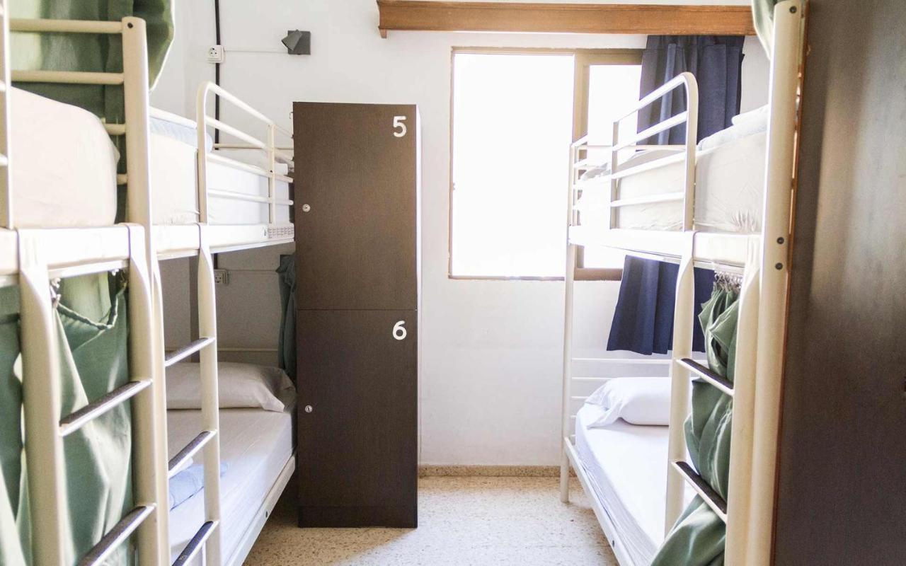 Bed 8-Bed Mixed Dormitory Room
