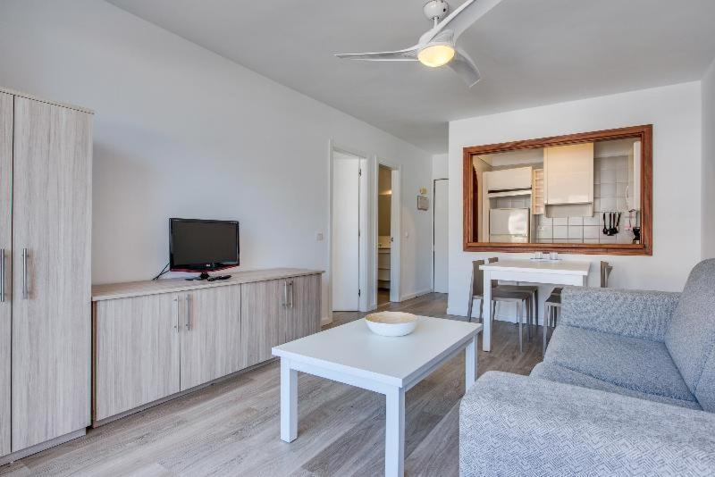 Two-Bedroom Apartment Sea View