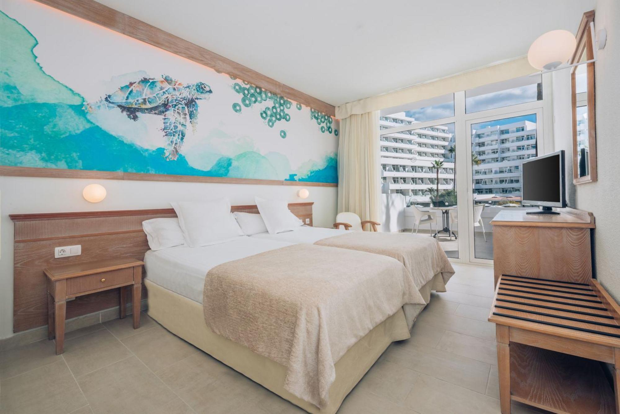 Twin Room Pool View