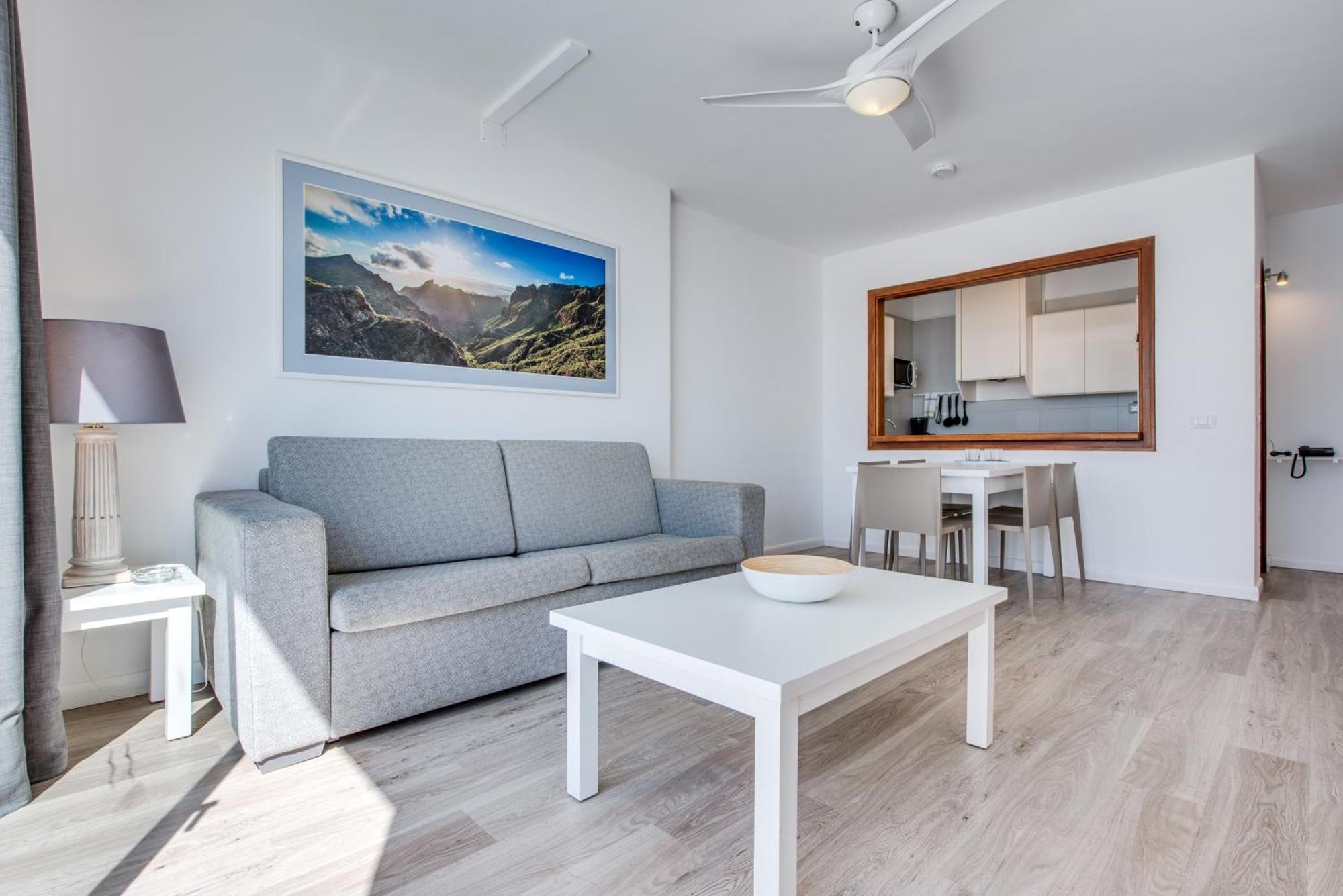 Two-Bedroom Apartment Sea View