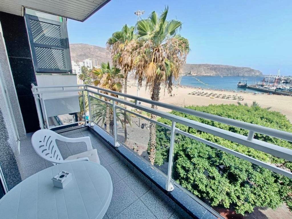 One-Bedroom Apartment Sea View