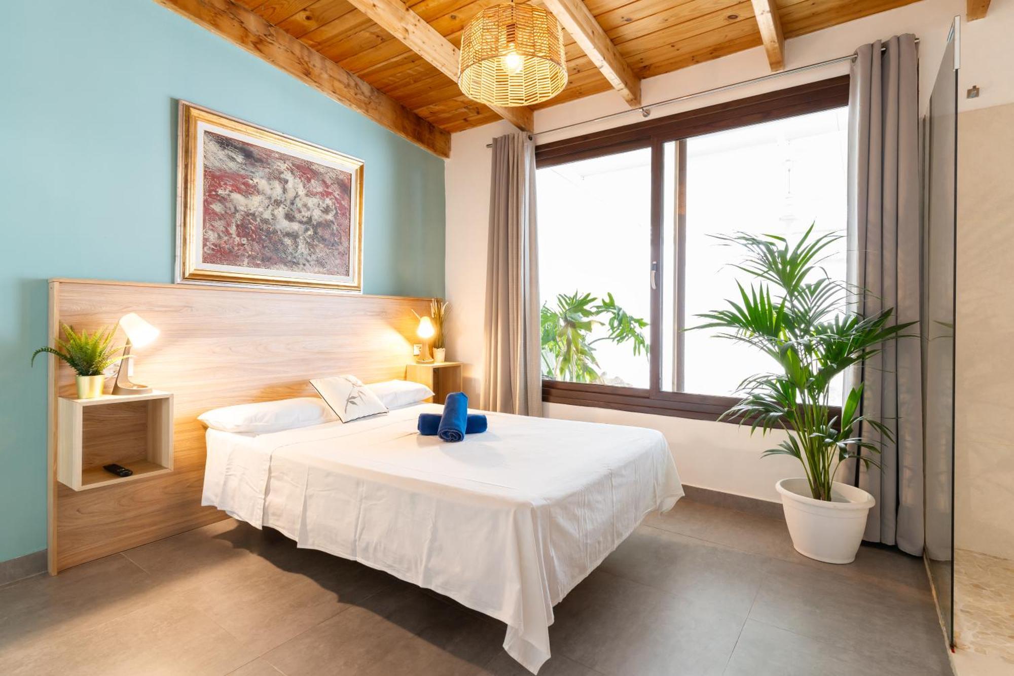 Double Room Private Bathroom