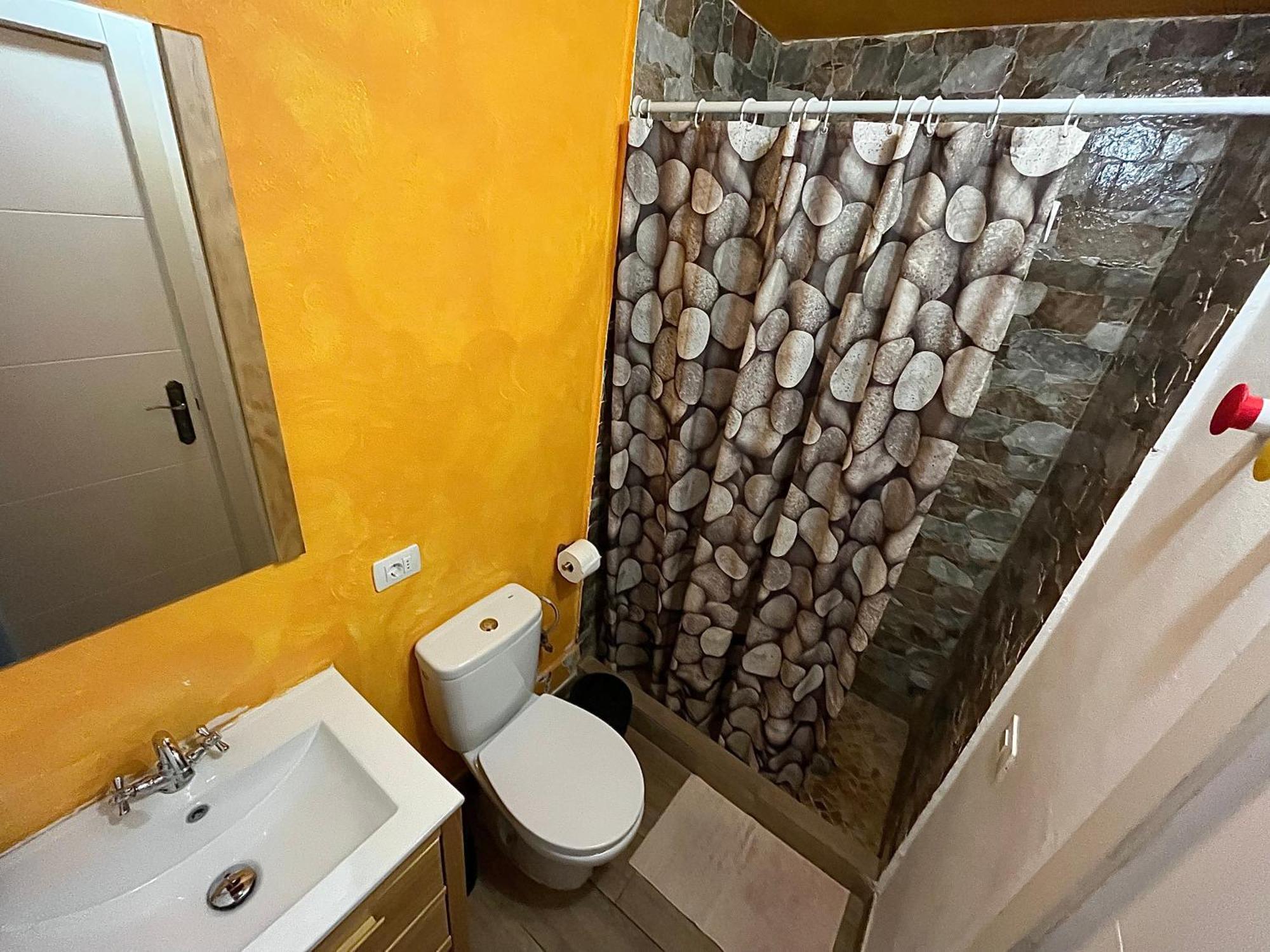 Double Room Private Bathroom