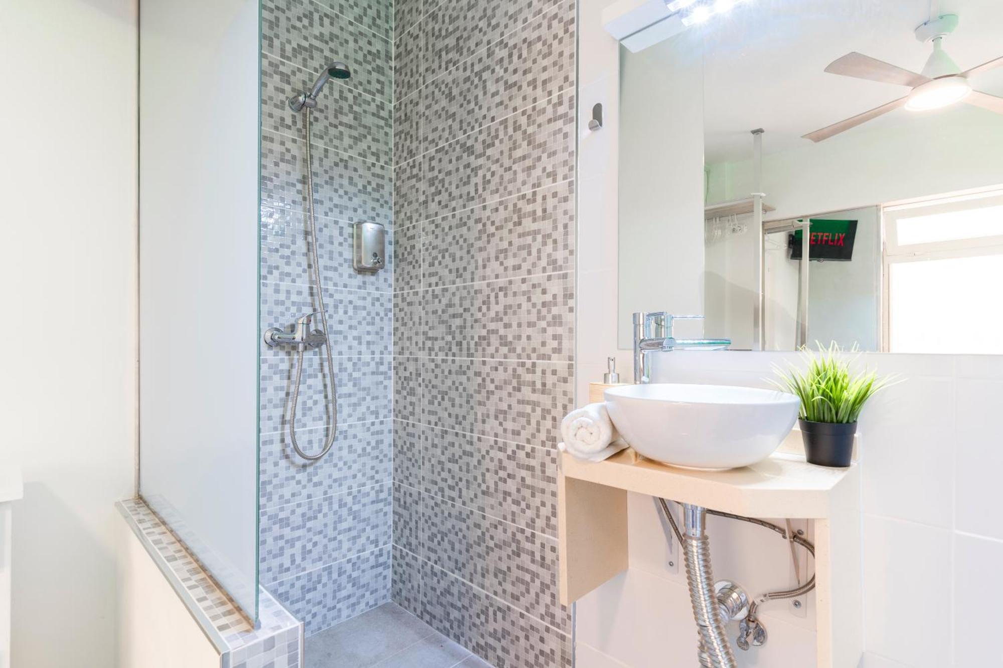 Single Room Private Bathroom
