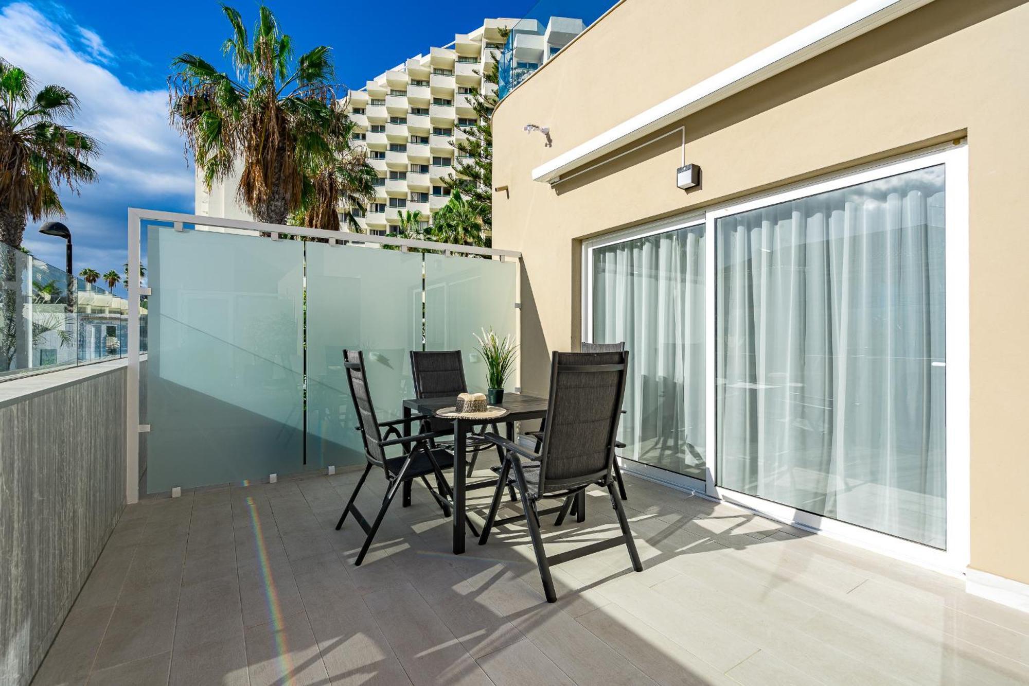 Apartment Pool View