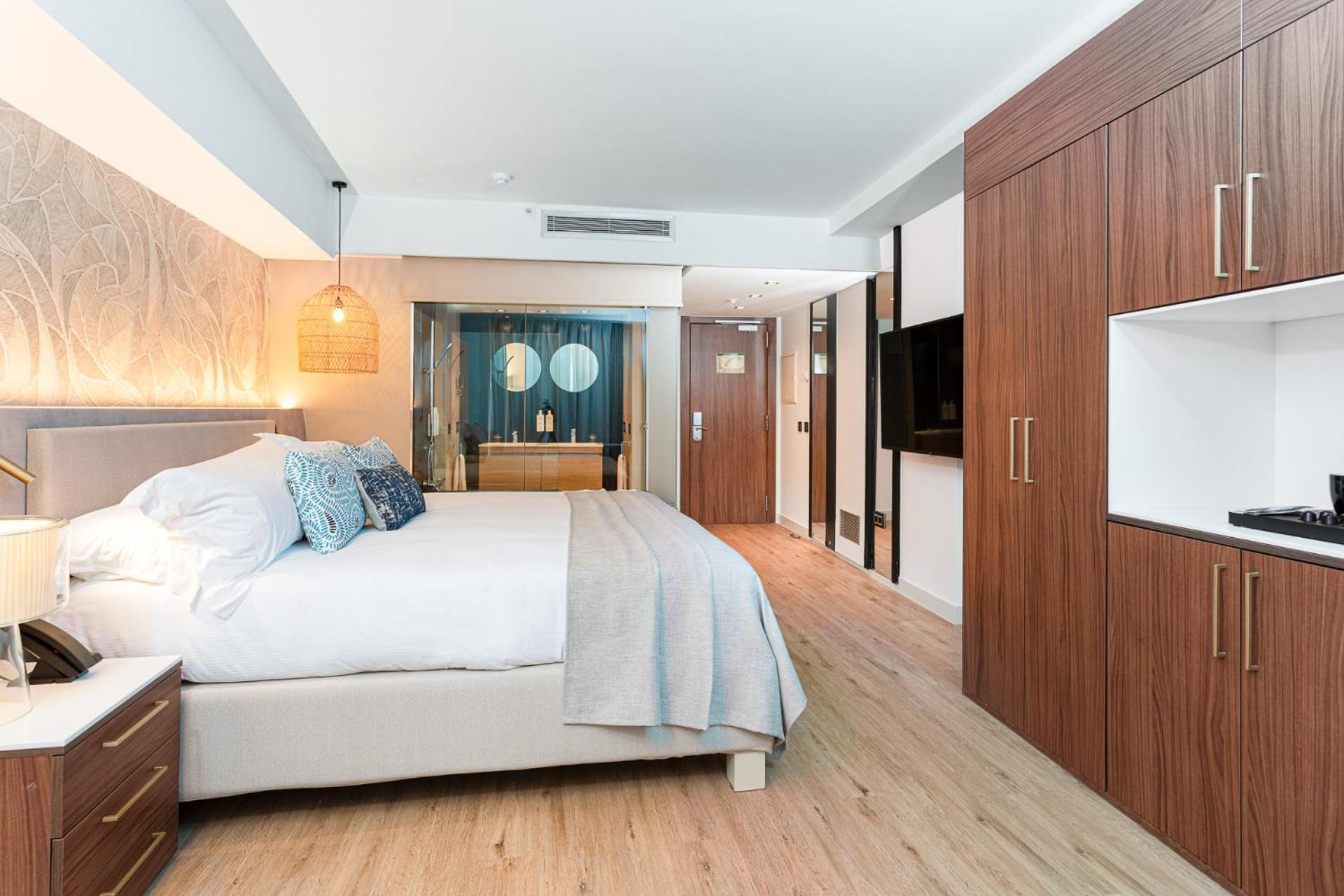 Superior Double Room direct access to the Pool