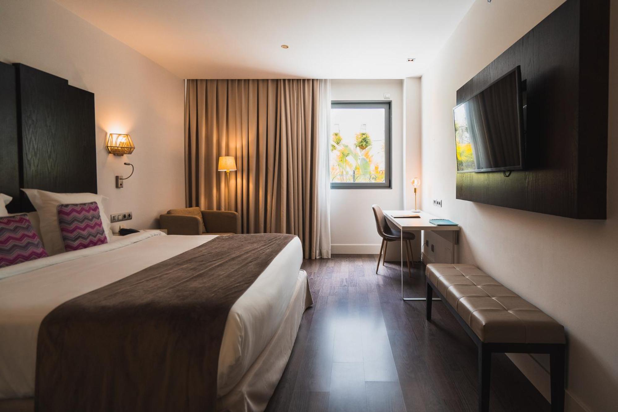 Deluxe Single Room