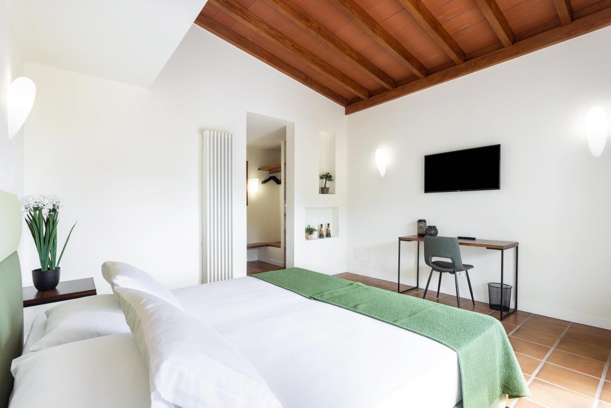 Double Room Mountain View