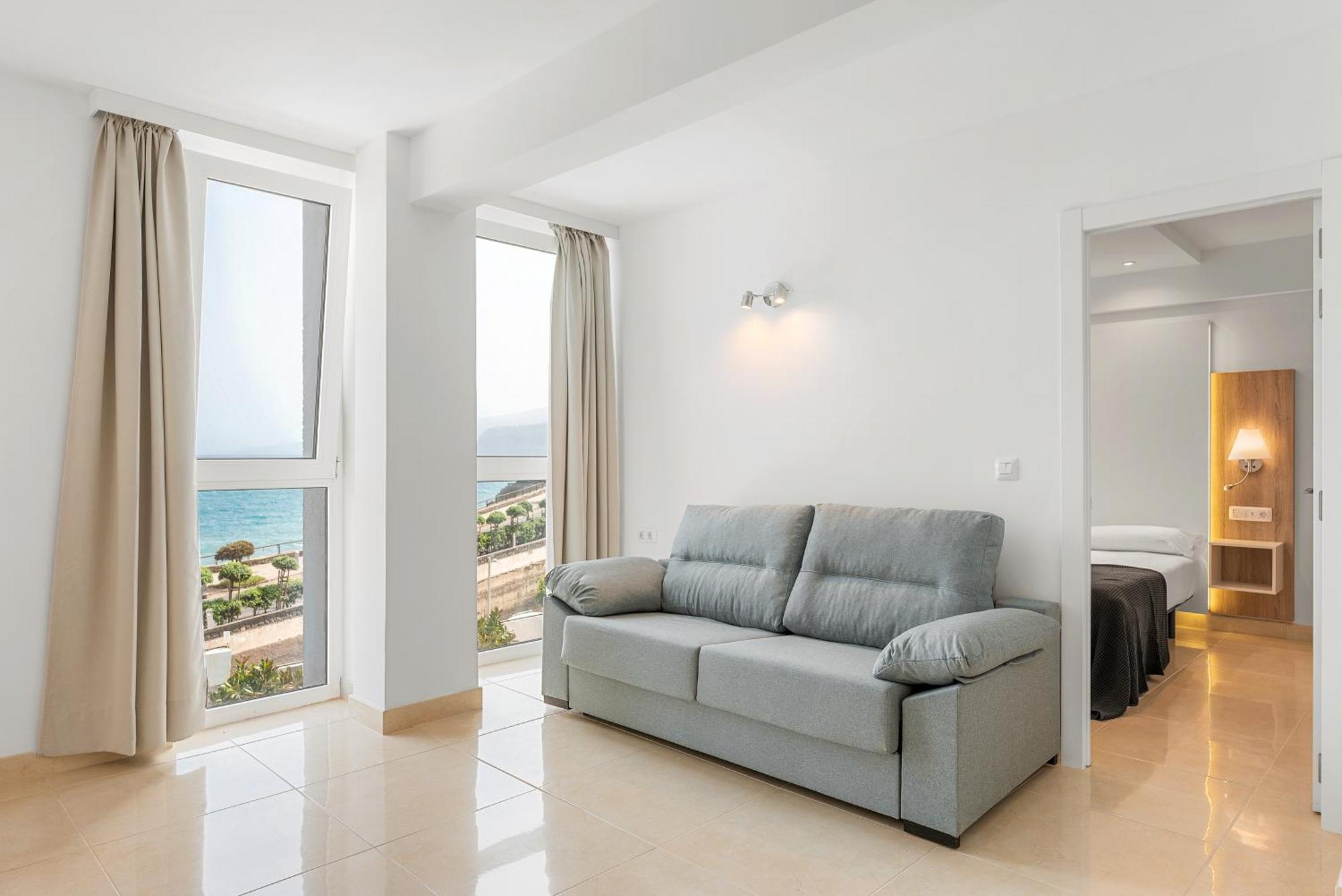 Two-Bedroom Apartment Sea View