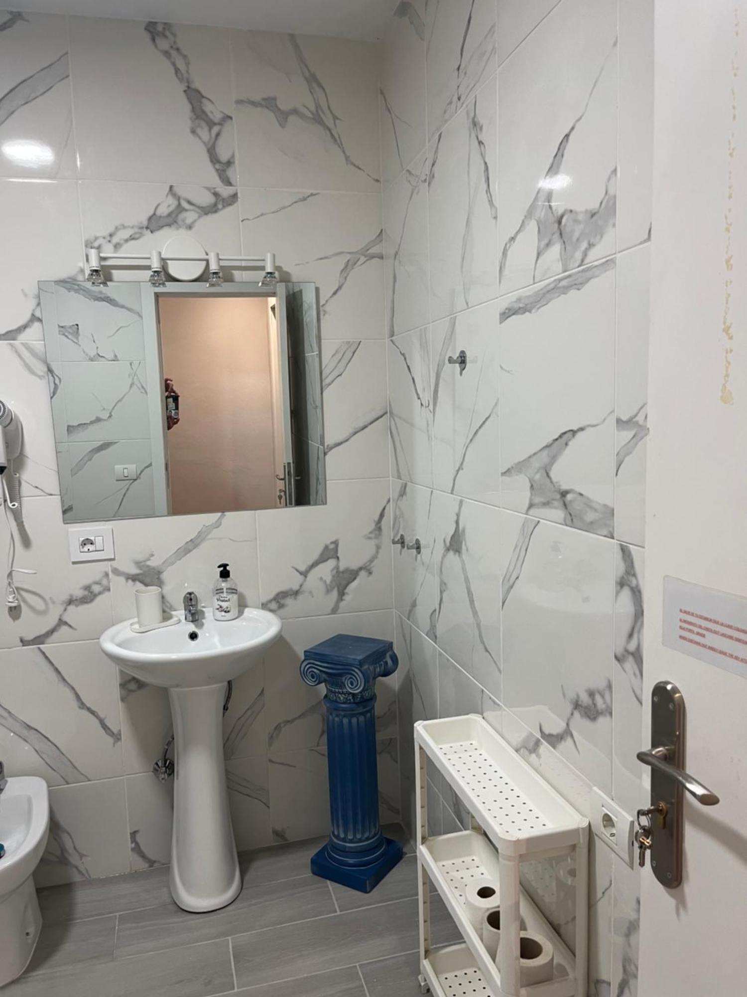Double Room Private Bathroom