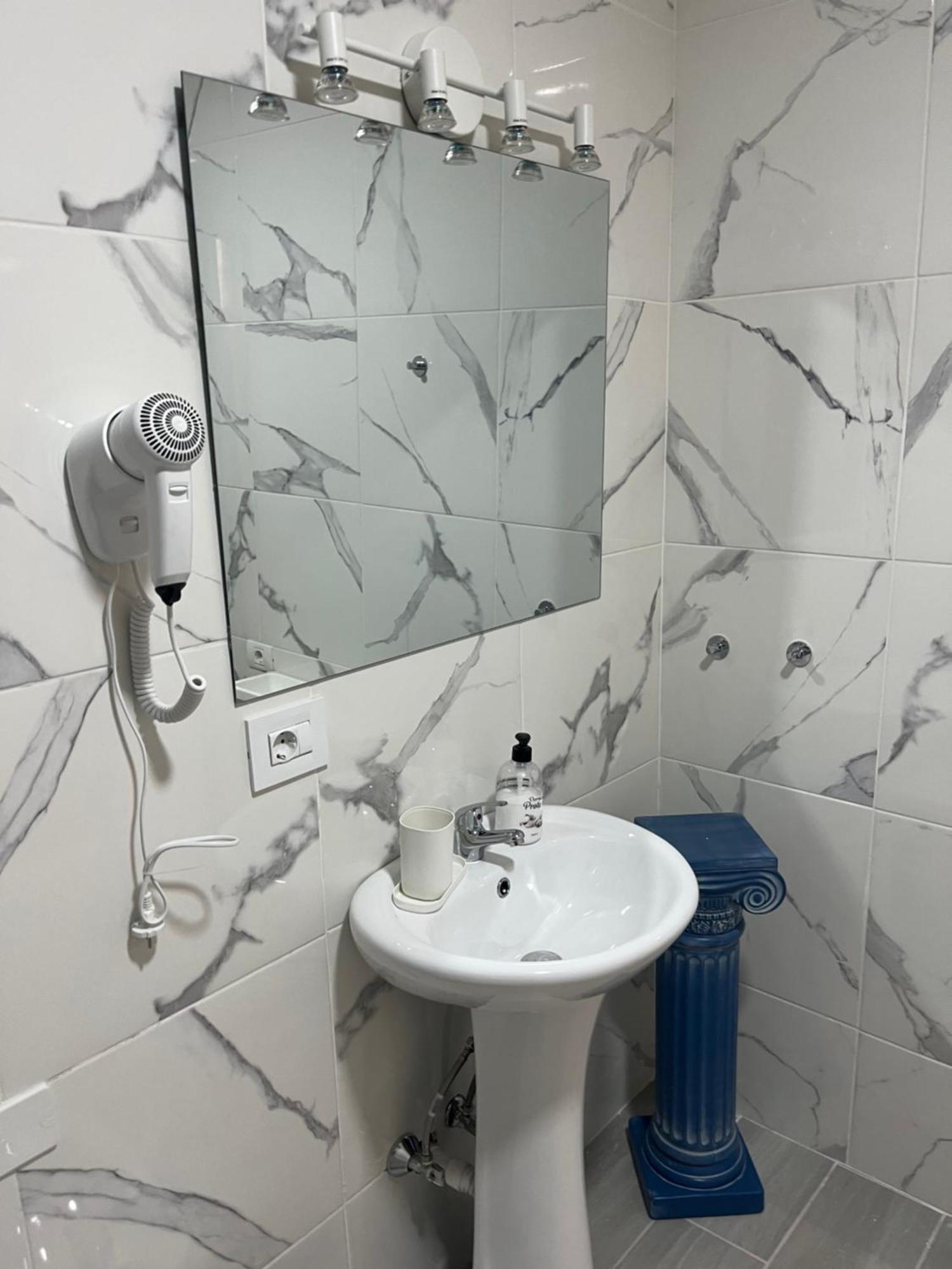 Double Room Private Bathroom
