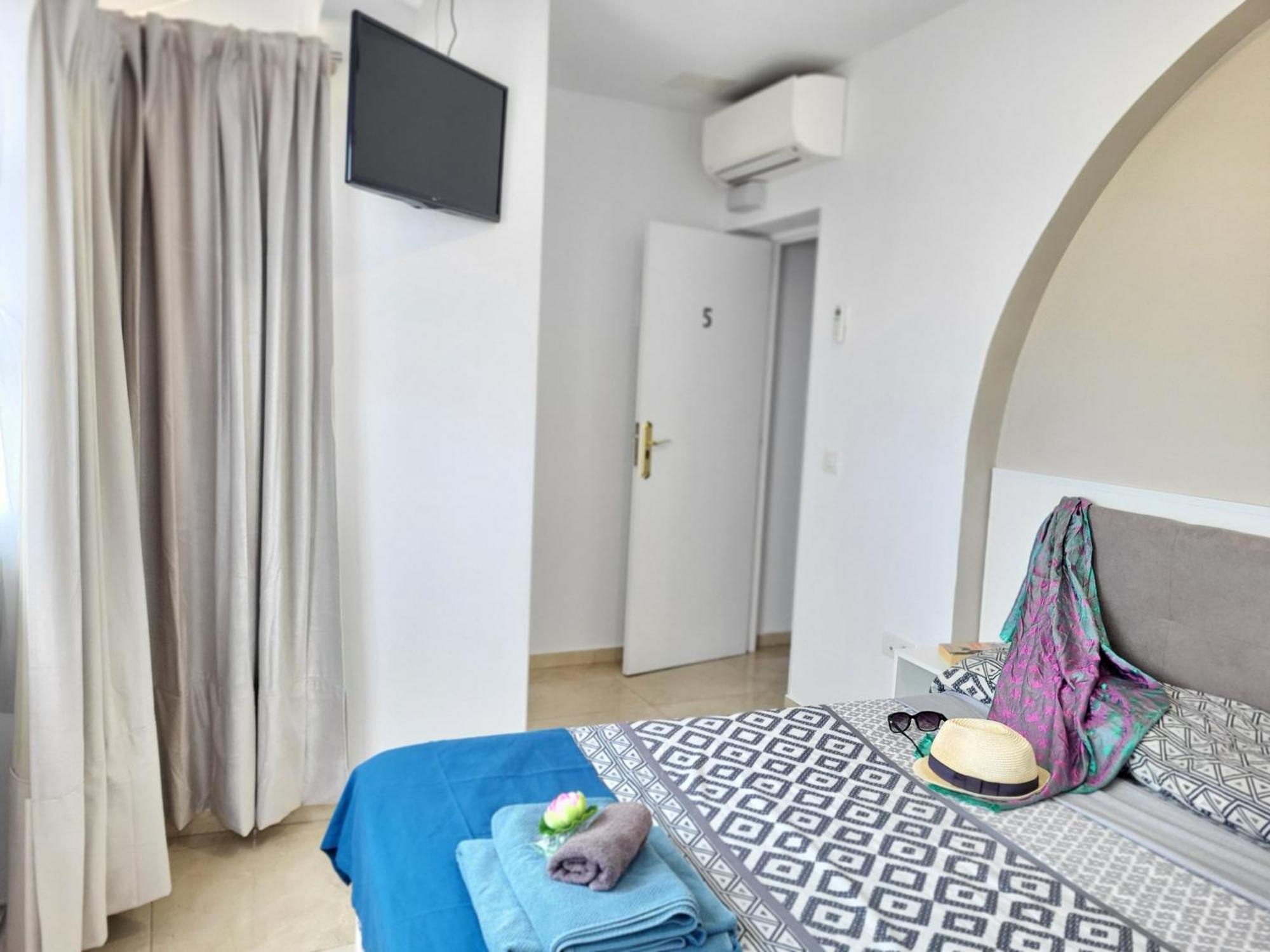 Double Room Private Bathroom