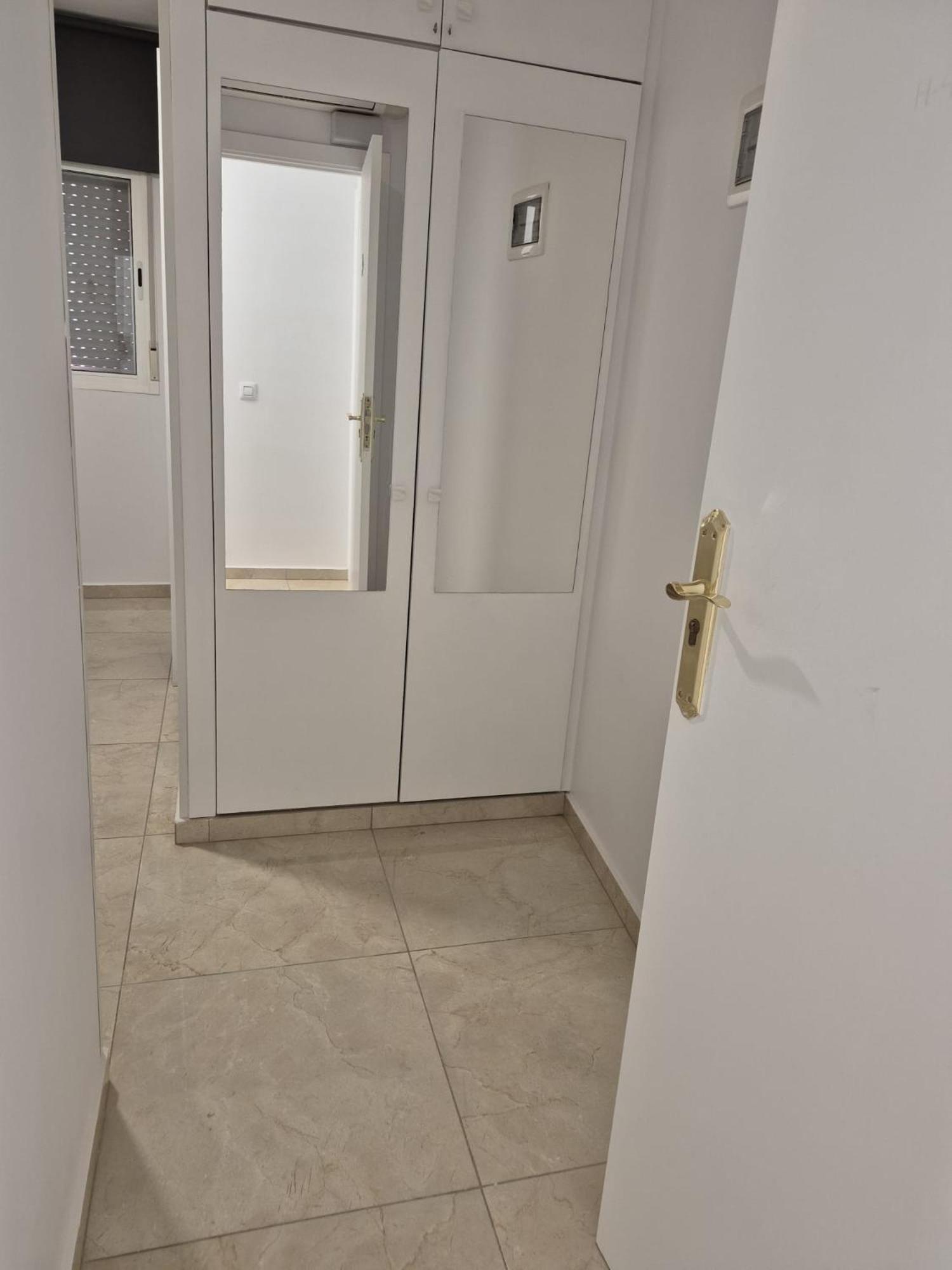 Twin Room Private Bathroom