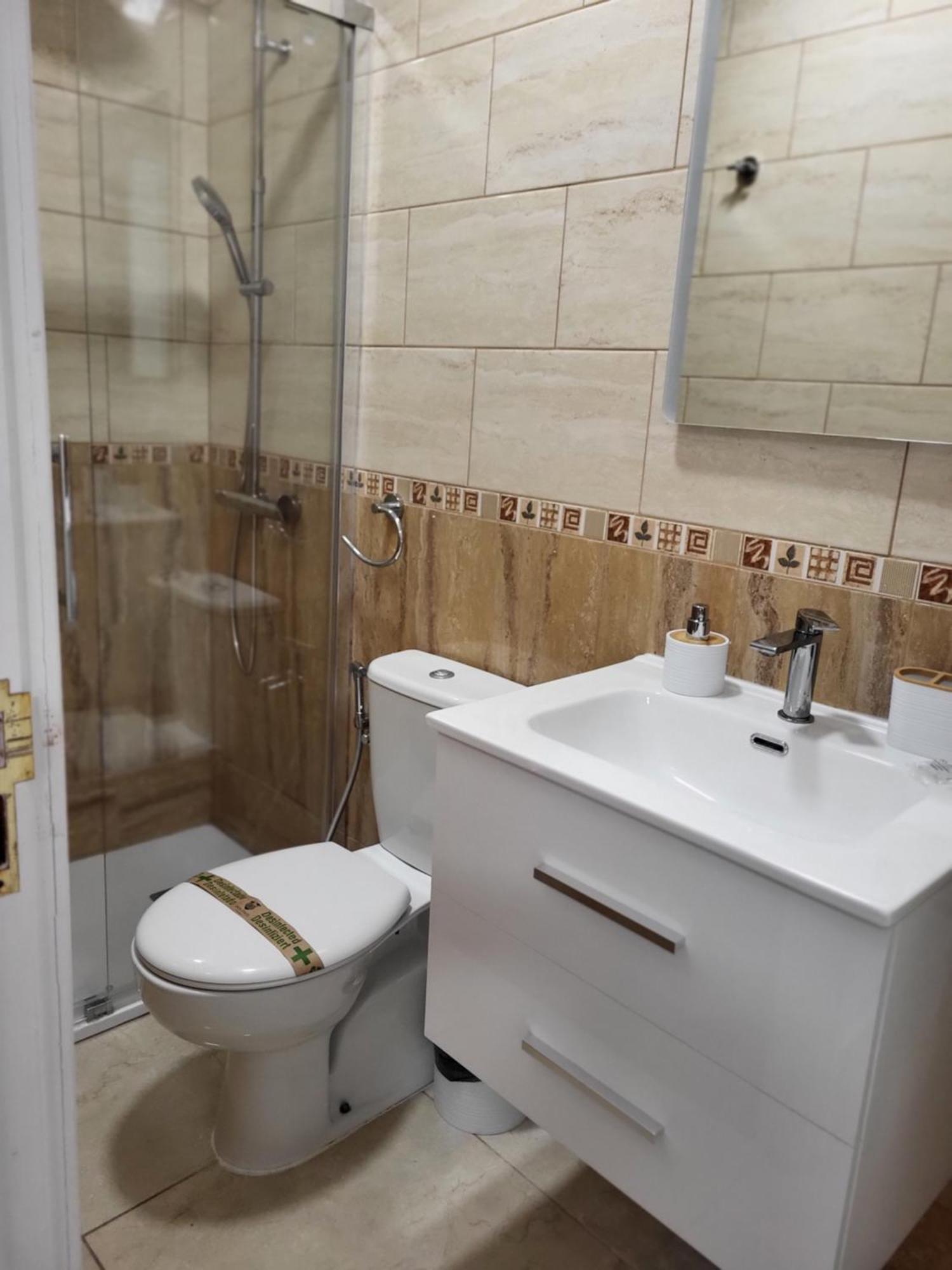 Double Room Private Bathroom