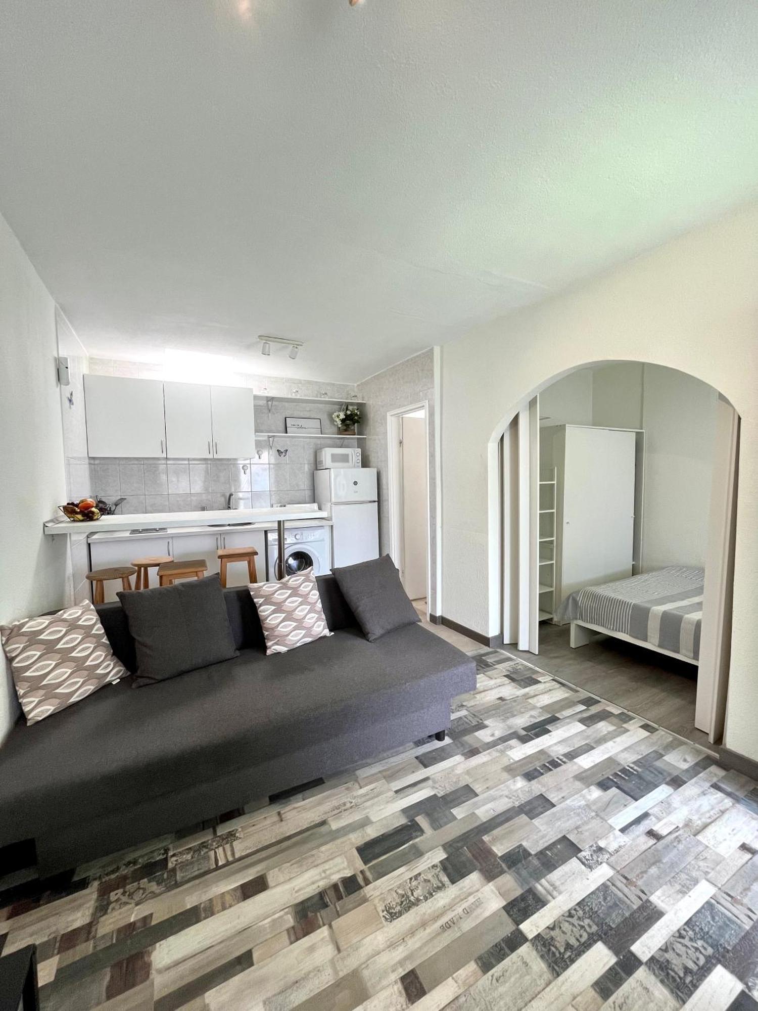 Studio Apartment