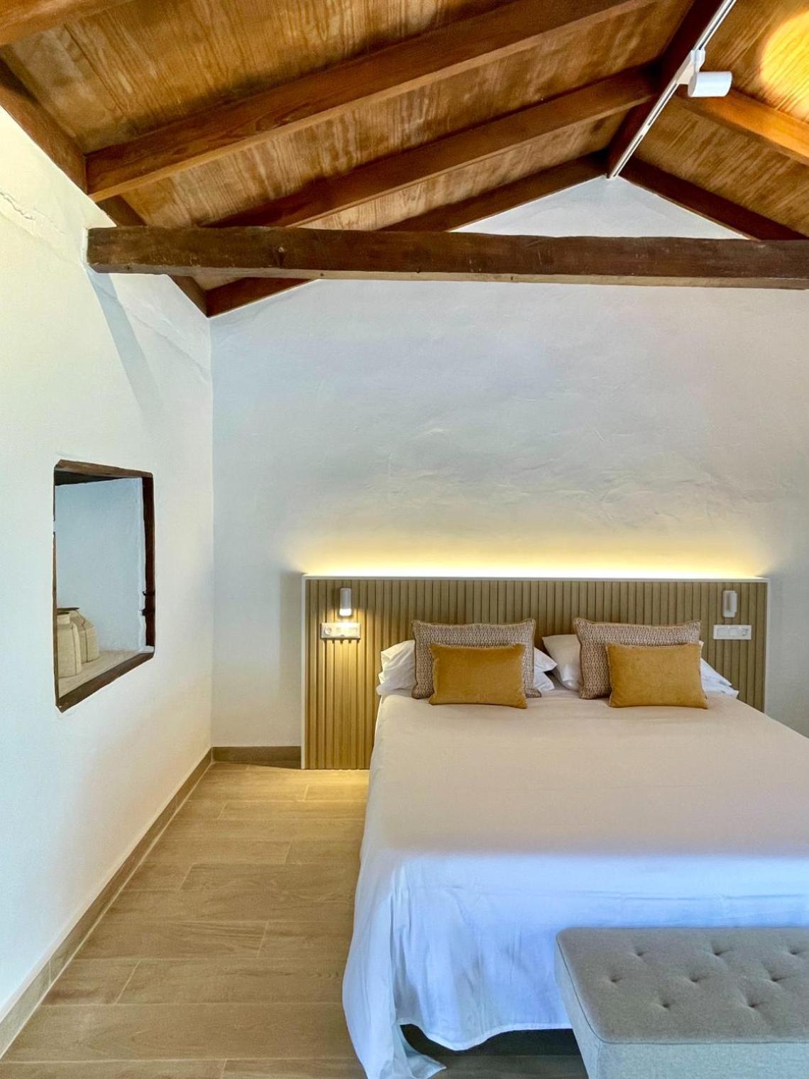 Basic Double or Twin Room 500 metres from main building