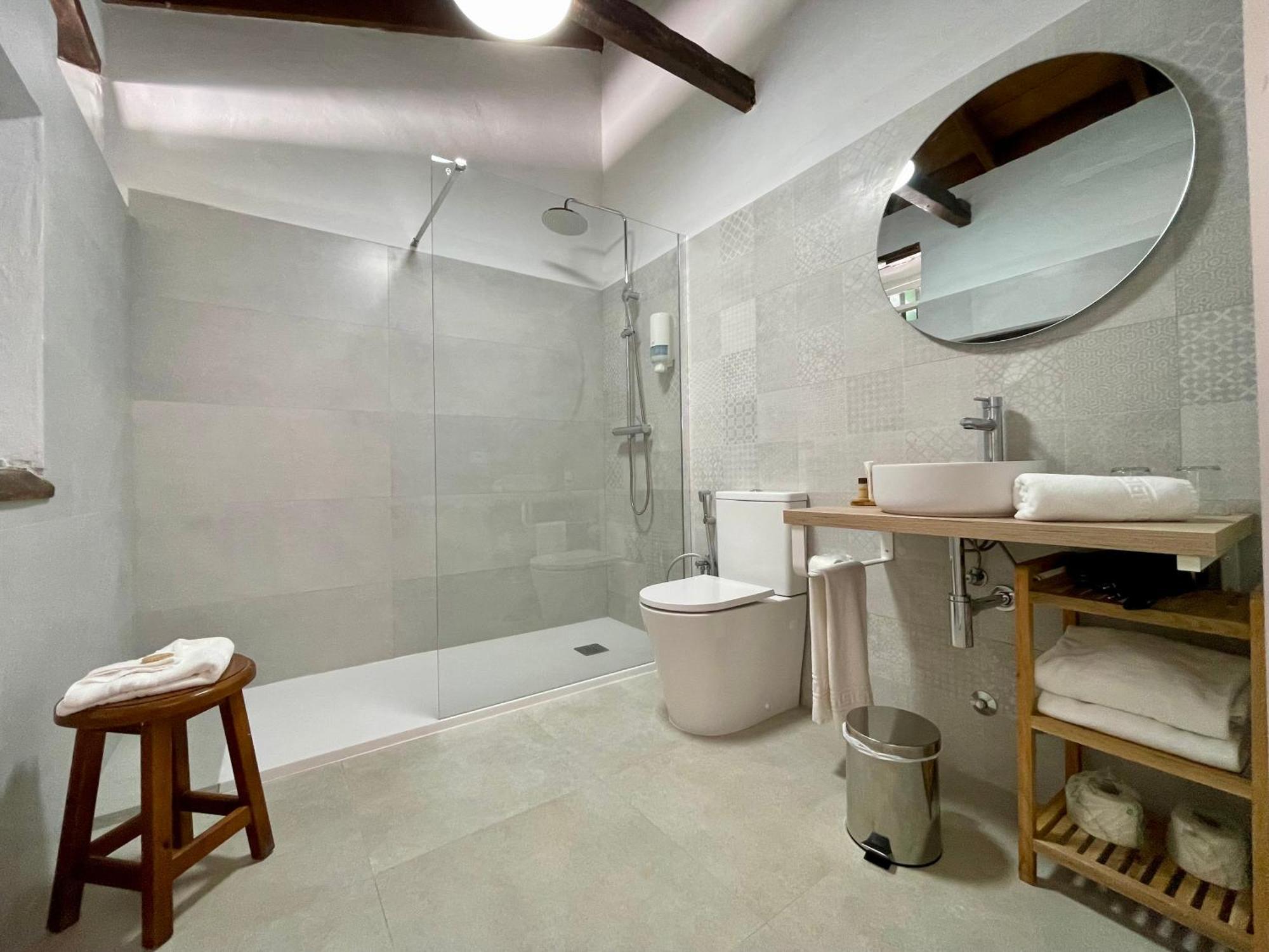 Basic Double or Twin Room 500 metres from main building
