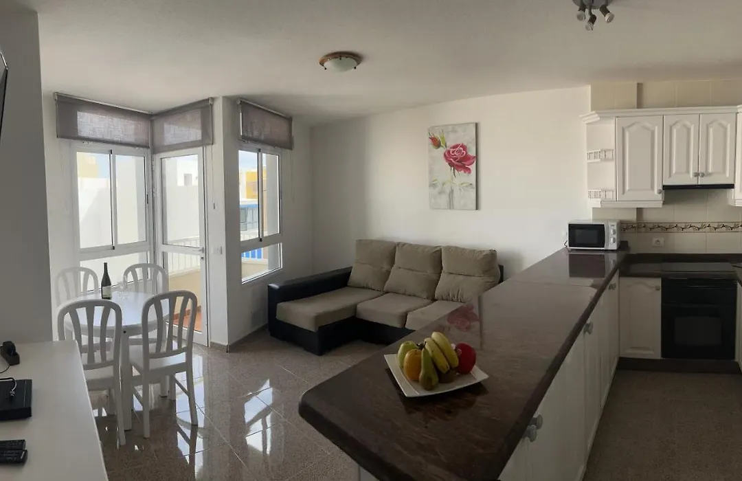 Edificio Playa Chica-1