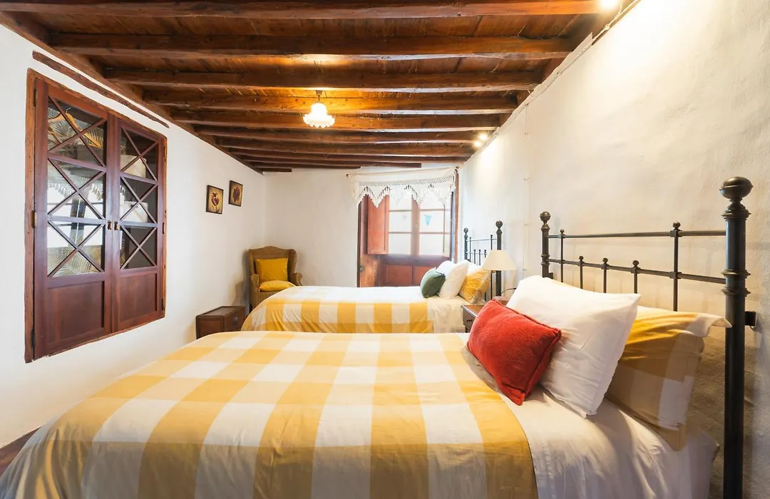 Home2Book La Casita Del Muelle-1