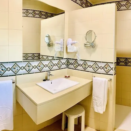 Apartamentos Ambassador-2