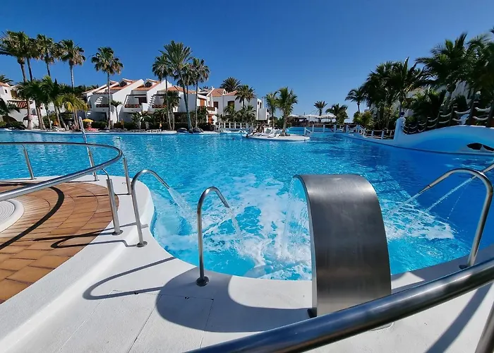 Huisdiervriedelijke Studio No 2 Just 100 To Beach And Sea, Large Terrace, Heated Pool, Wifi, Aircondition For A Fee Playa de las Américas